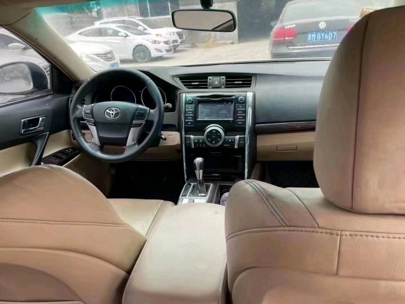 北京12年丰田锐志7