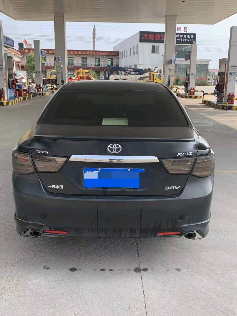 保定12年丰田锐志9