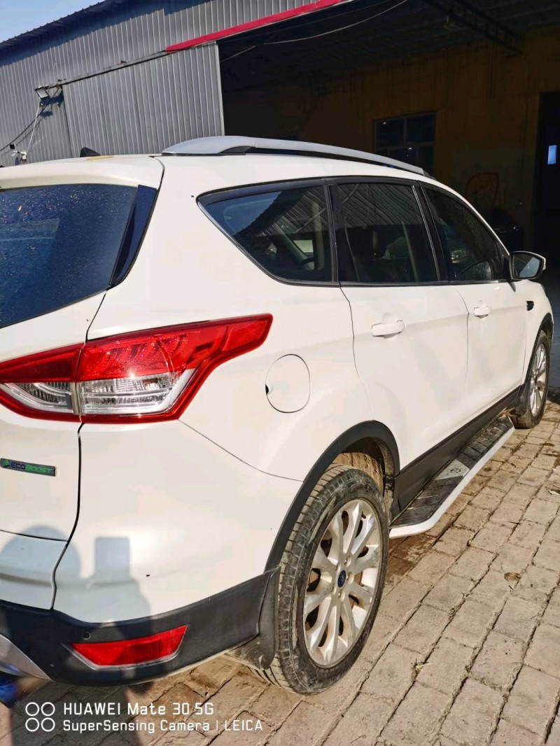 保定13年福特翼虎8