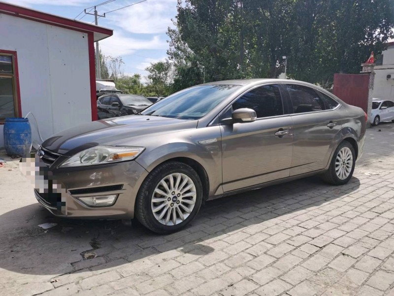 保定12年福特蒙迪欧-致胜3