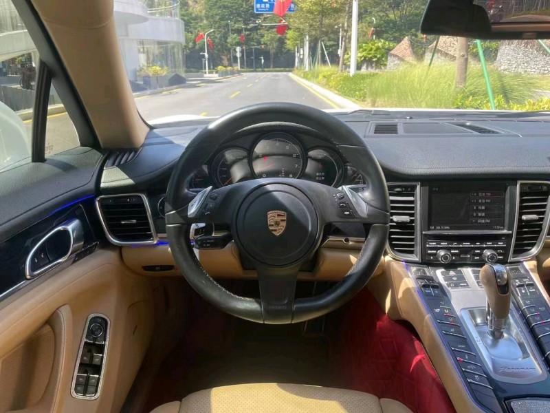 广州13年保时捷帕拉梅拉4