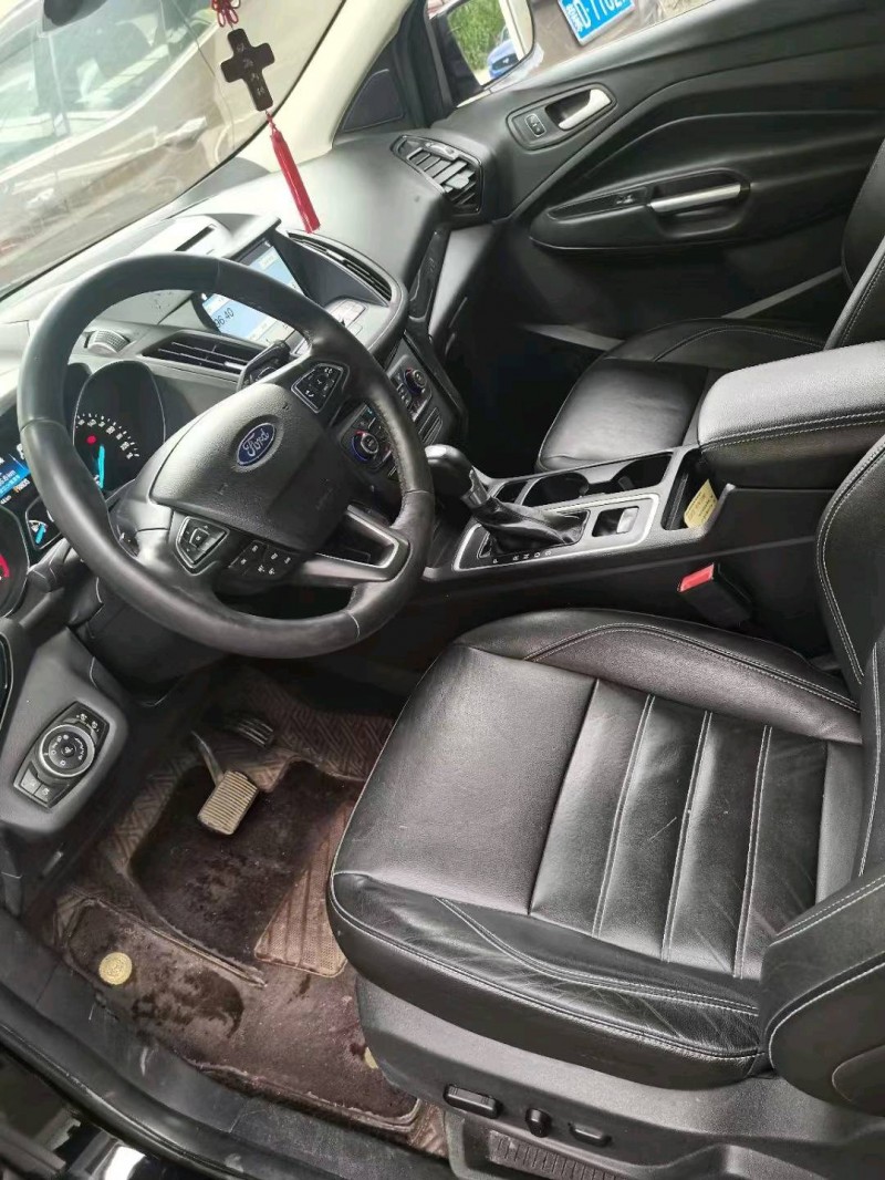 保定17年福特翼虎8