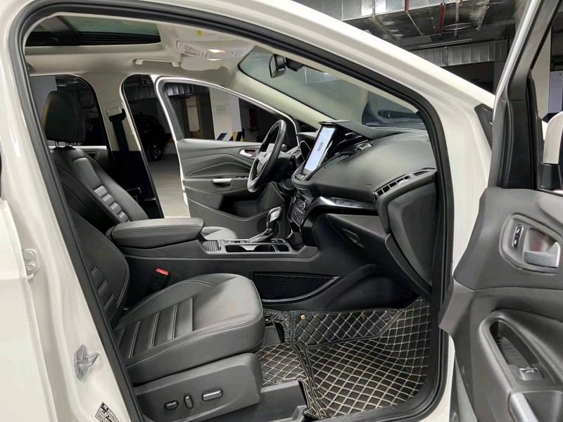 成都21年福特翼虎8