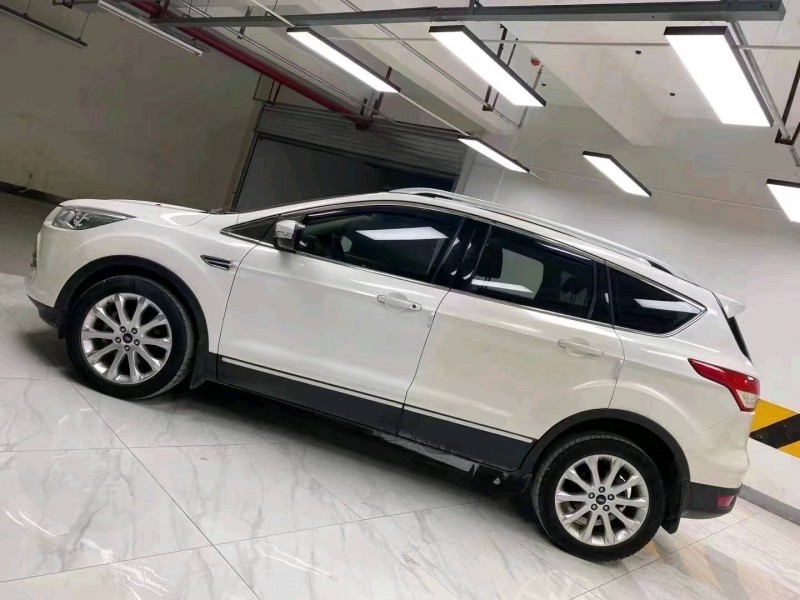 成都14年福特翼虎2