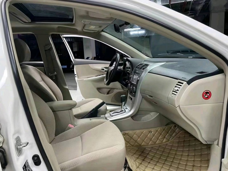 成都14年丰田卡罗拉4