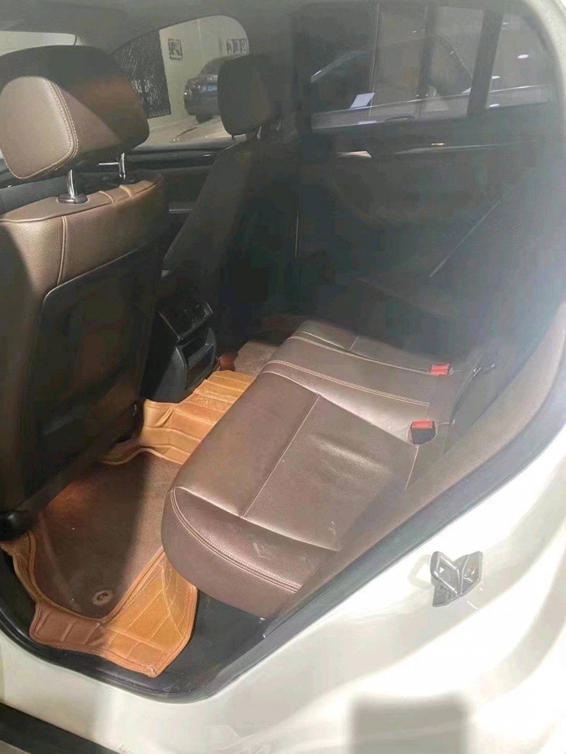 北京17年宝马X43