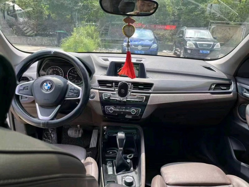 北京17年宝马X11