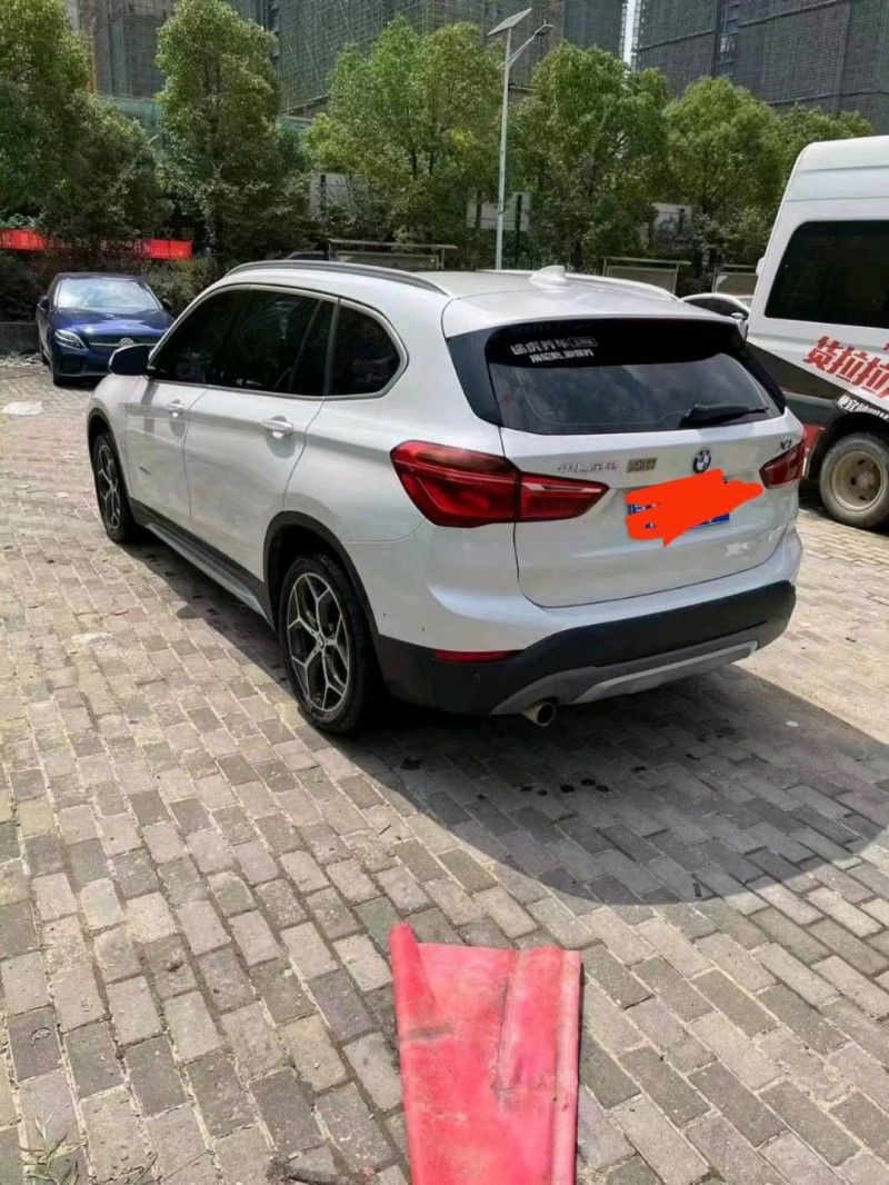 北京17年宝马X12