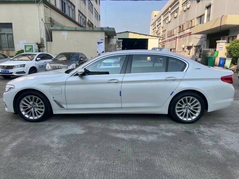中山19年宝马5系3