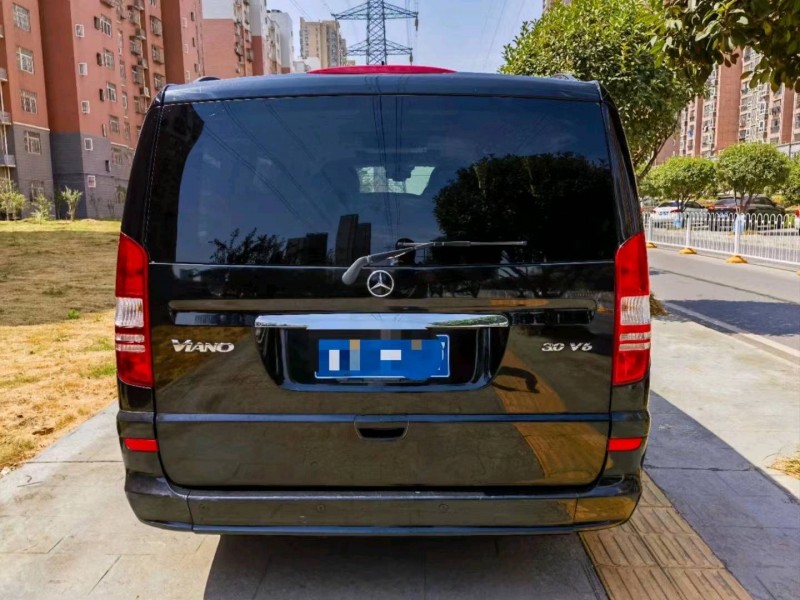 北京14年奔驰唯雅诺6