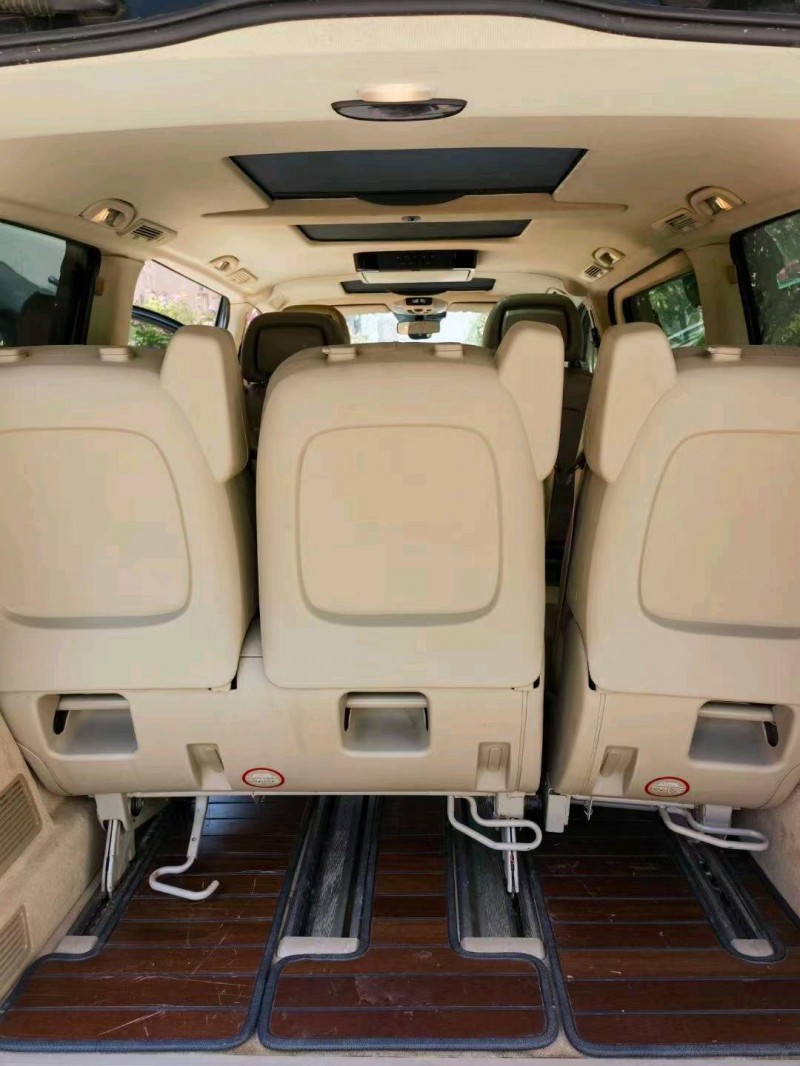 北京14年奔驰唯雅诺5