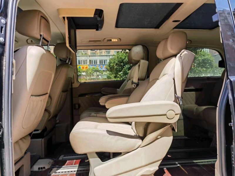 北京14年奔驰唯雅诺2