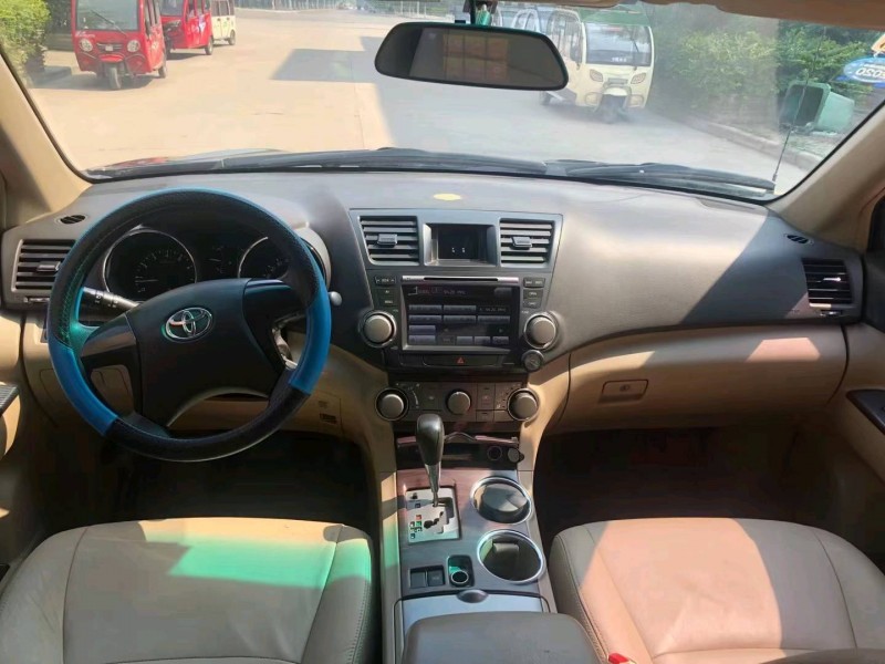 徐州12年丰田汉兰达4