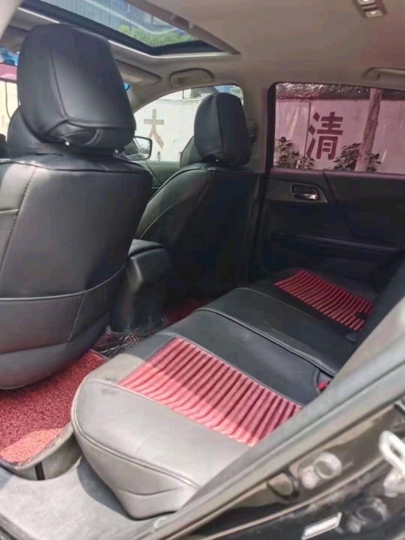 临沂14年本田雅阁4