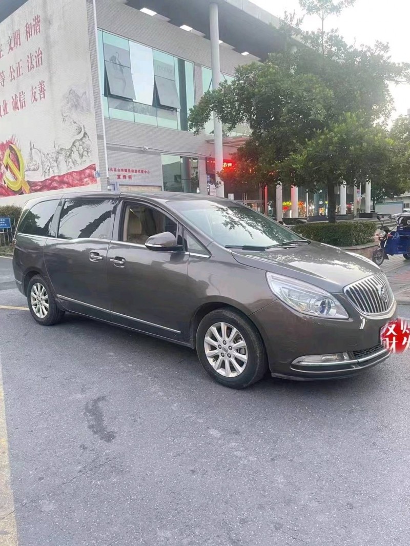 广州12年别克GL82