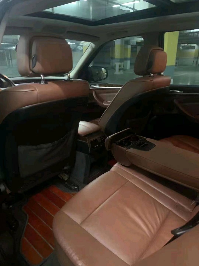 北京12年宝马X56