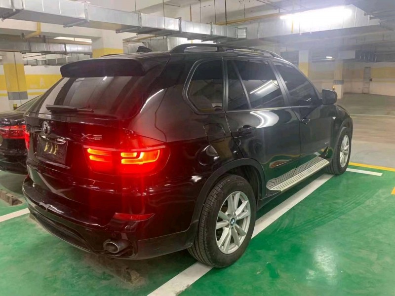 北京12年宝马X57