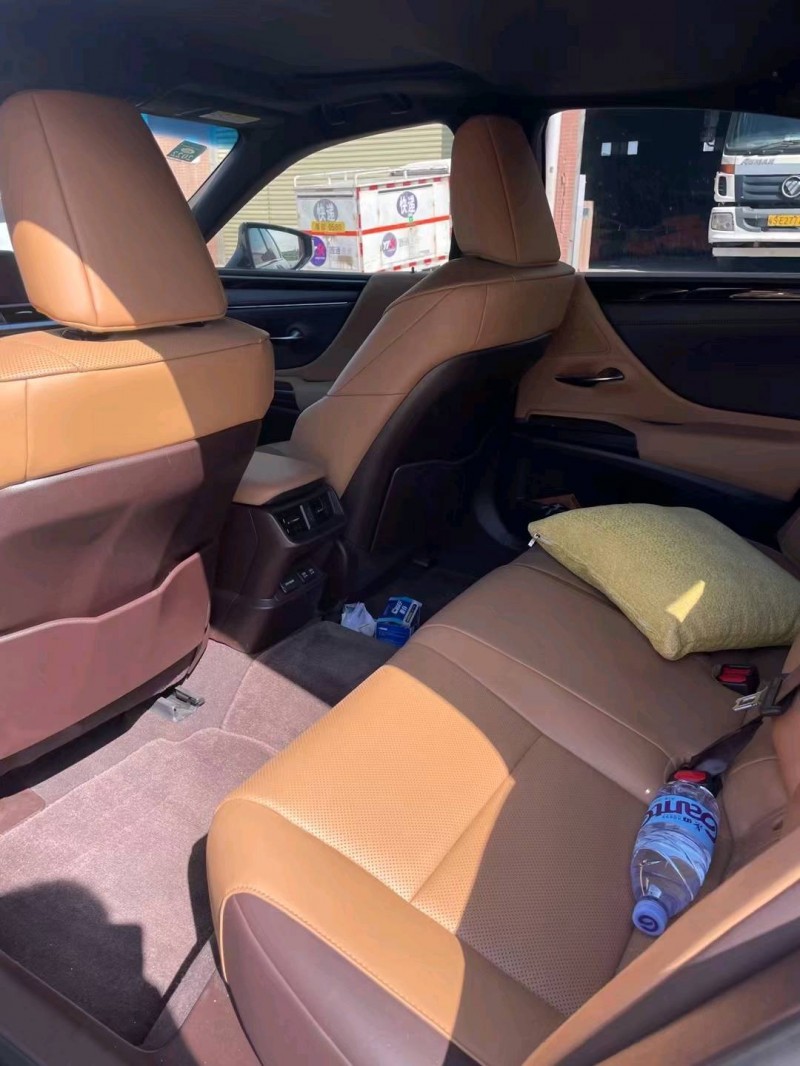 东莞20年雷克萨斯ES5