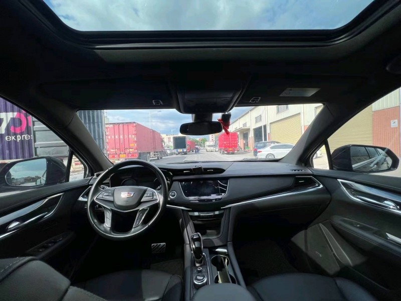 东莞20年凯迪拉克XT56