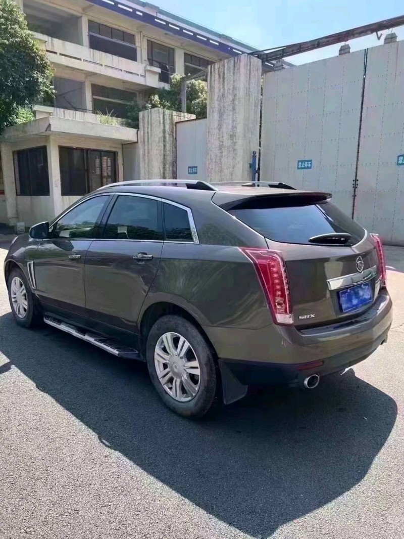 保定16年凯迪拉克SRX5
