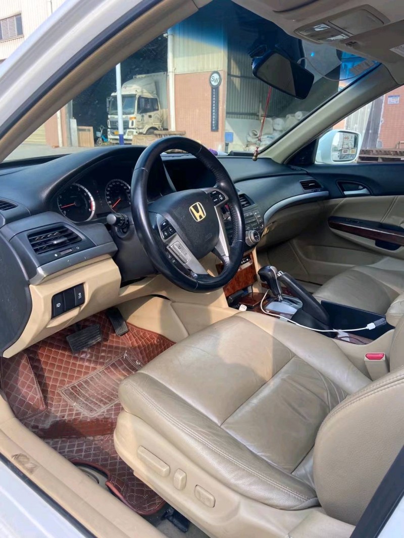 东莞11年本田雅阁4