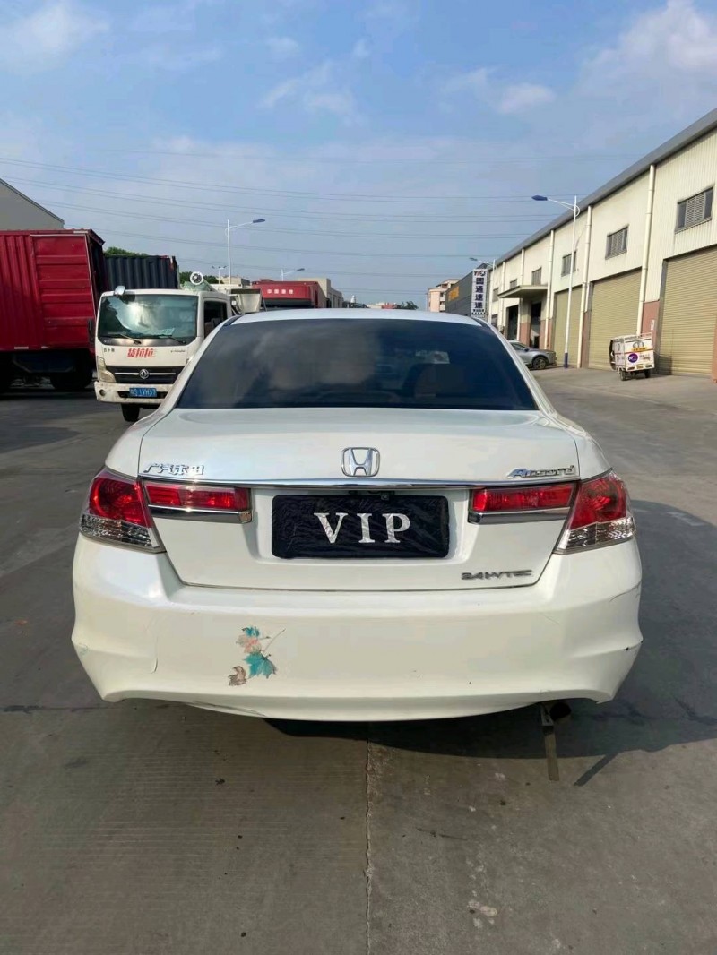 东莞11年本田雅阁9