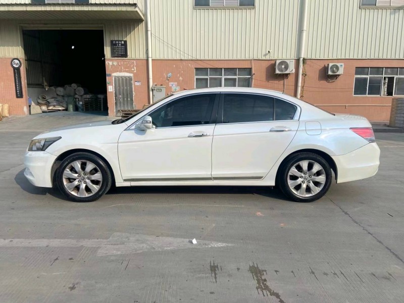 东莞11年本田雅阁8