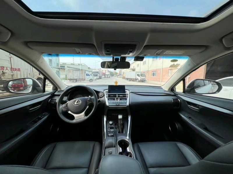 广州16年雷克萨斯NX8