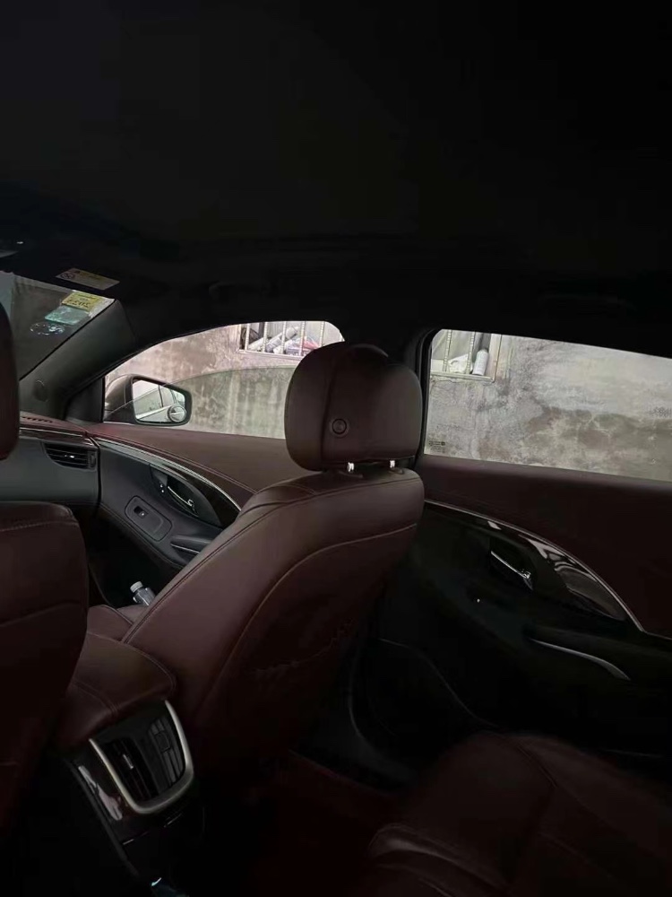 青岛15年别克君越7