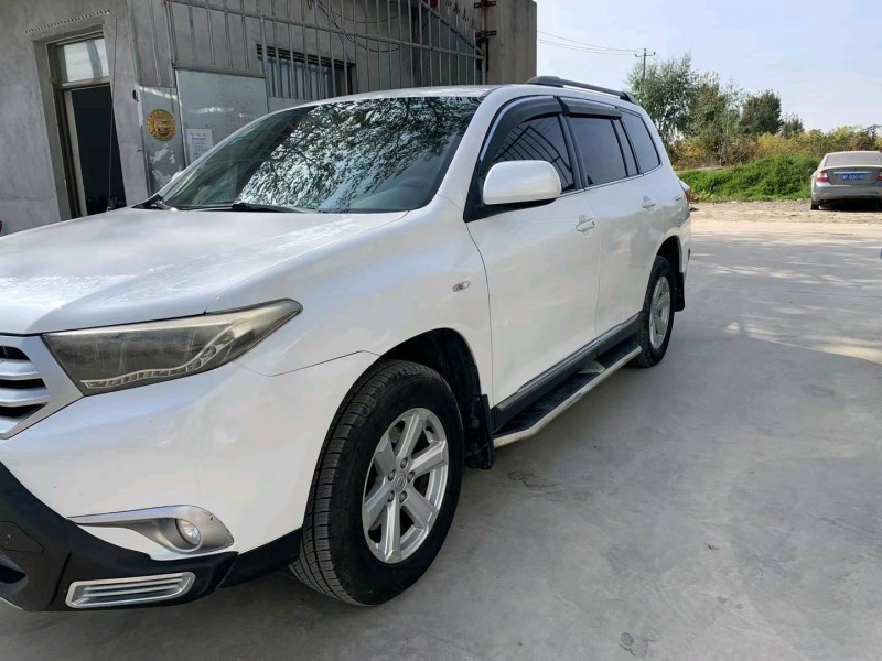 保定14年丰田汉兰达2