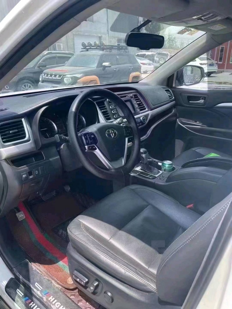 北京17年丰田汉兰达8