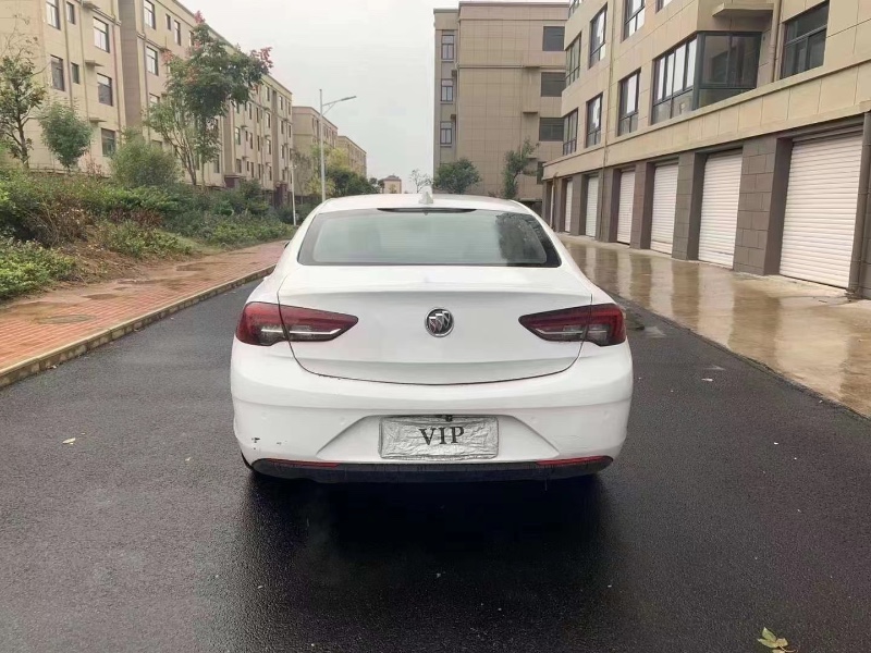 枣庄19年别克君威6