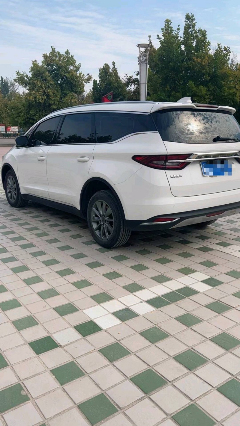 北京21年吉利嘉际8