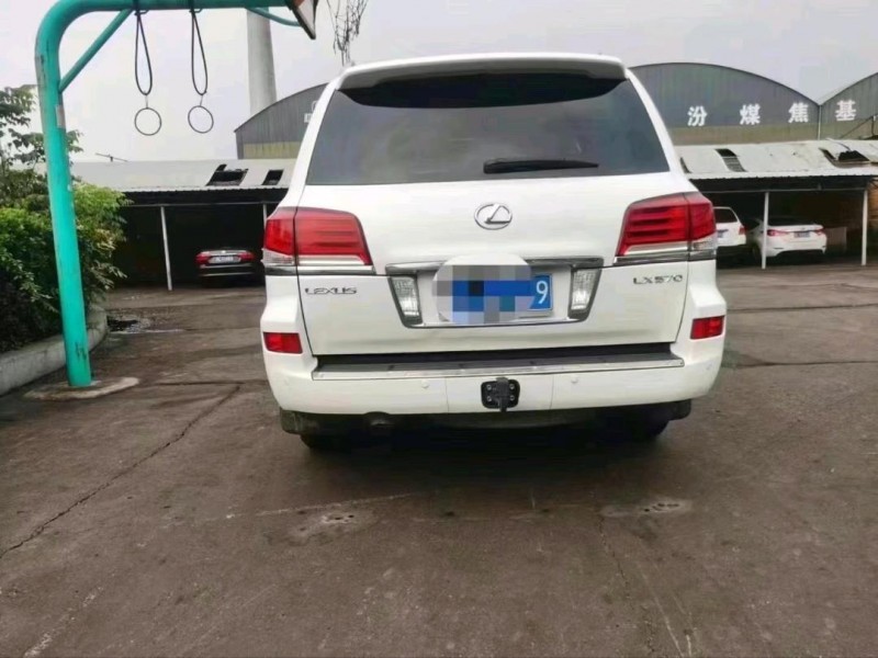 青岛14年雷克萨斯LX10