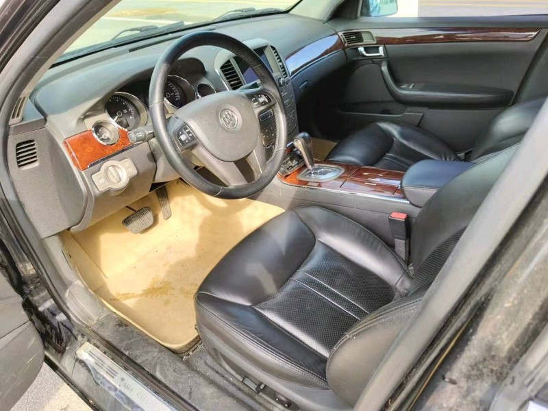 东营13年别克林荫大道5