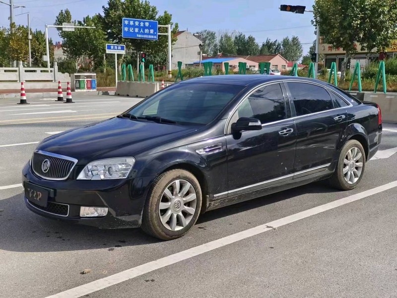 东营13年别克林荫大道9