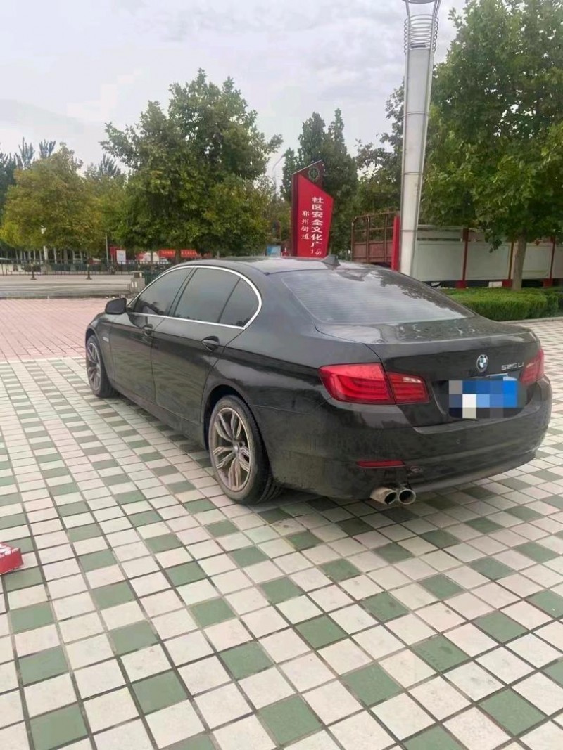 北京12年宝马5系5