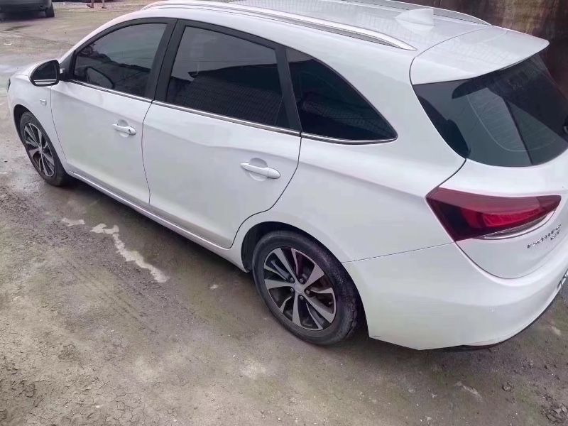 济宁19年别克阅朗3