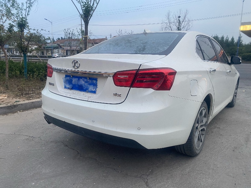 北京18年北汽绅宝D705