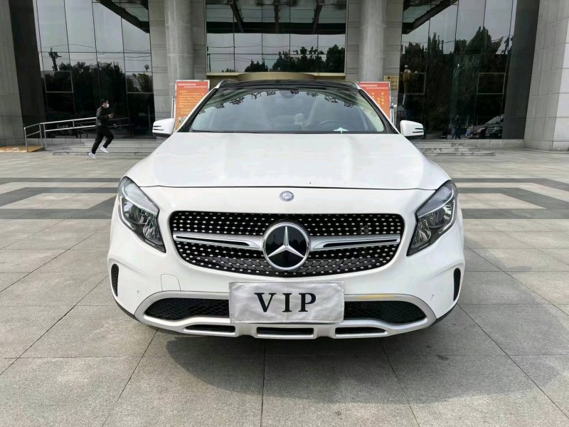 枣庄17年奔驰GLA9