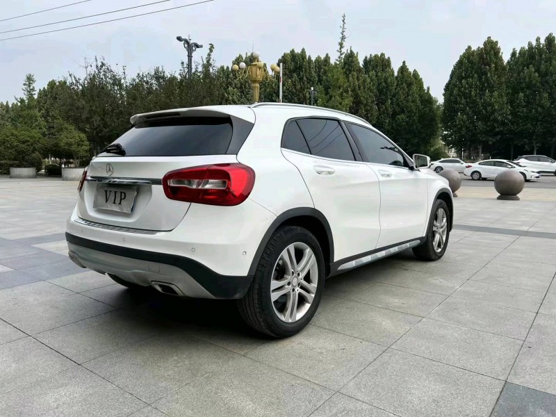 枣庄17年奔驰GLA5