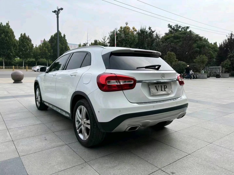 枣庄17年奔驰GLA4