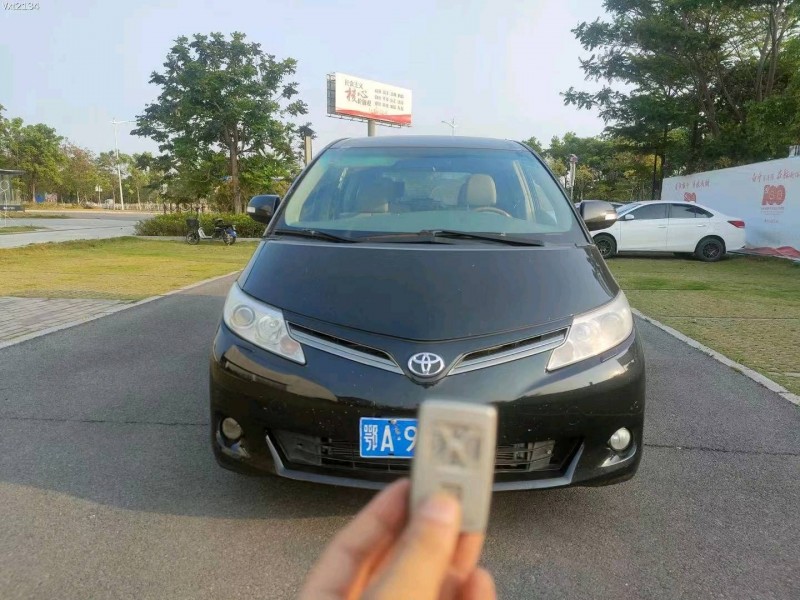 广州12年丰田普瑞维亚1