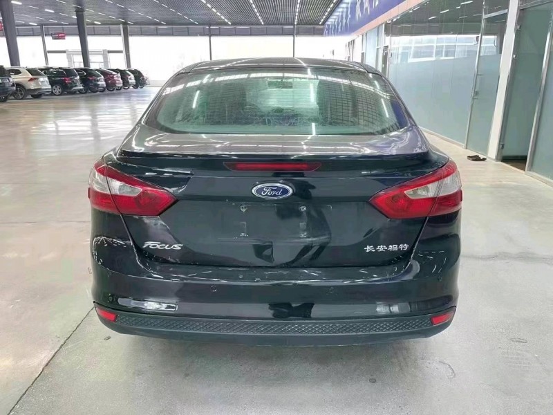 济宁13年福特福克斯9