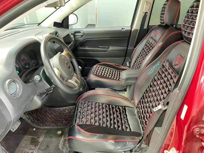 济宁13年Jeep指南者4