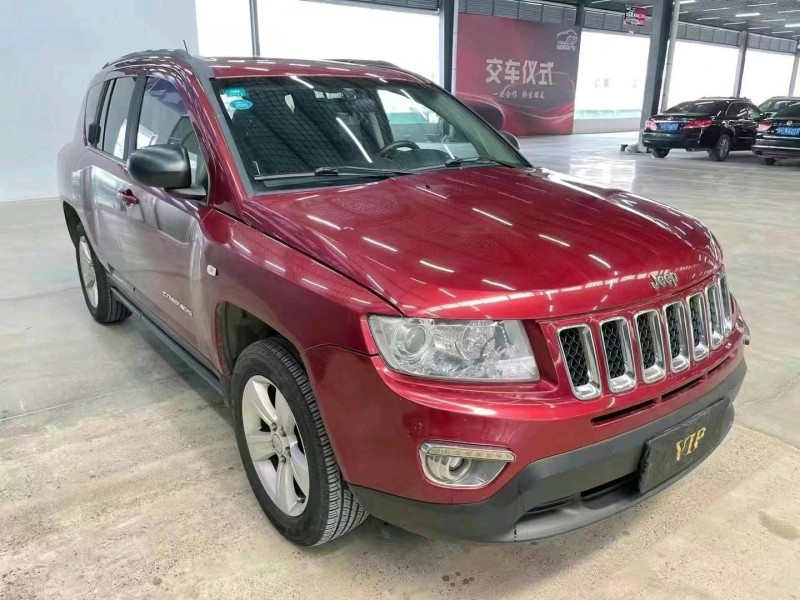 济宁13年Jeep指南者3