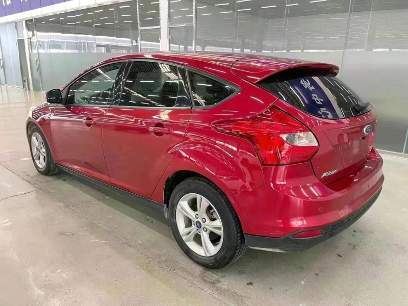 济宁13年福特福克斯7