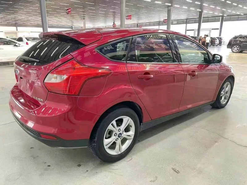 济宁13年福特福克斯8