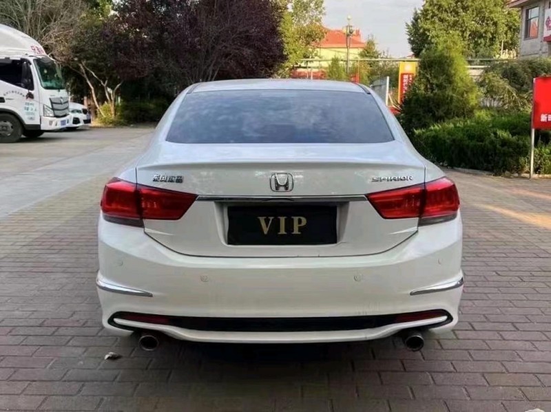 青岛16年本田思铂睿1