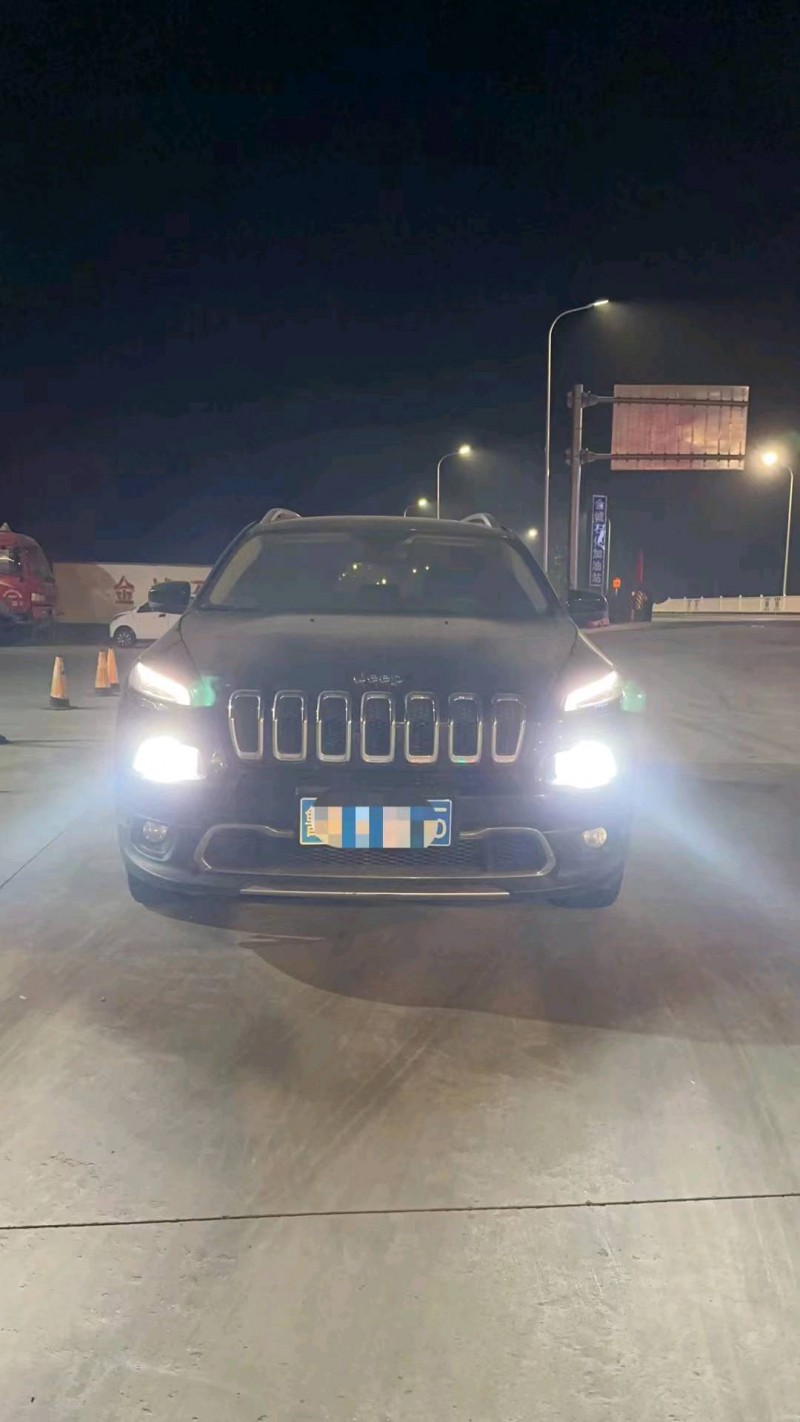 枣庄18年Jeep自由光6